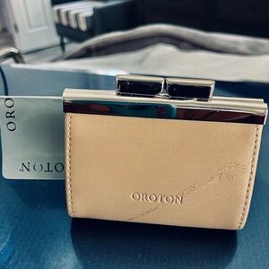 OROTON Leather Embossed Women’s Coin Purse- NEVER USED  / CP001 CAMEL Sm Frame